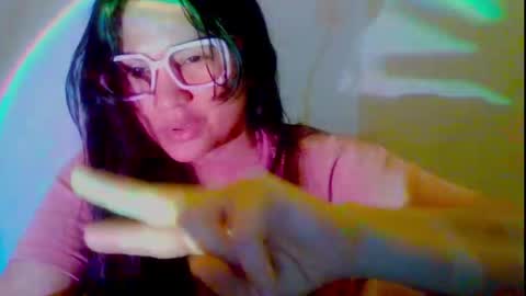 Snapshot of laurengirls1 chatting on 6, 5, 2026 onlyfan laureng7 - 7 laureng2 online show from 6, 5, 2026