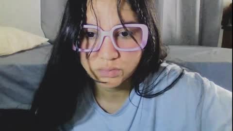 Snapshot of laurengirls1 chatting on 15, 5, 2026 onlyfan laureng7 - 7 laureng2 online show from 15, 5, 2026