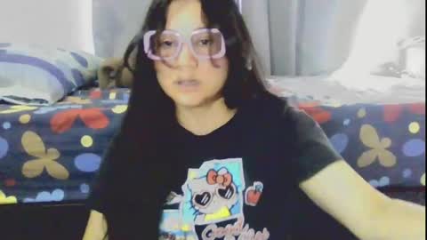 Snapshot of laurengirls1 chatting on 20, 5, 2026 onlyfan laureng7 - 7 laureng2 online show from 20, 5, 2026