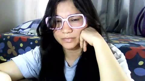 Snapshot of laurengirls1 chatting on 28, 5, 2026 onlyfan laureng7 - 7 laureng2 online show from 28, 5, 2026