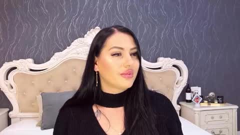 Laura online show from 17, 11, 2025