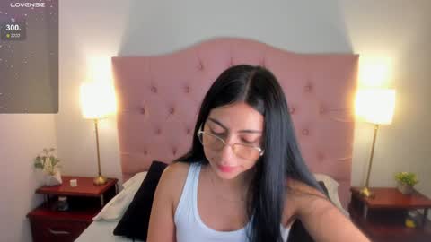 laurenn_smitth online show from 11, 12, 2024