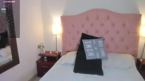 laurenn_smitth online show from 28, 2, 2025