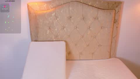 laurenn_smitth online show from 6, 4, 2026