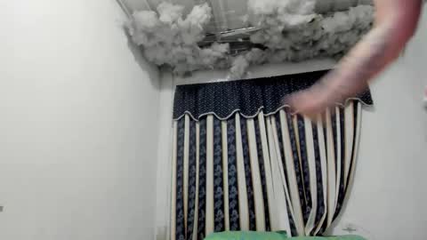 Lauu G online show from 12, 4, 2026