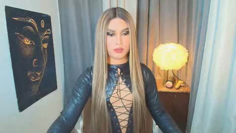Snapshot of lavictoria_ladyboy chatting on 9, 10, 2025 Victoria online show from 9, 10, 2025