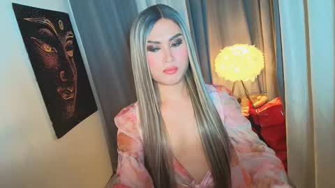 Snapshot of lavictoria_ladyboy chatting on 13, 10, 2025 Victoria online show from 13, 10, 2025