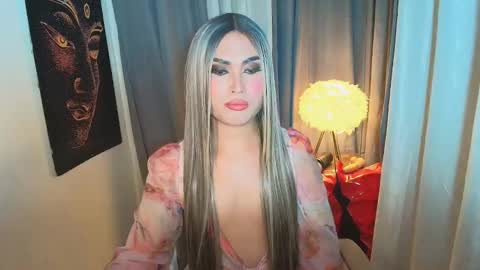 Snapshot of lavictoria_ladyboy chatting on 14, 10, 2025 Victoria online show from 14, 10, 2025