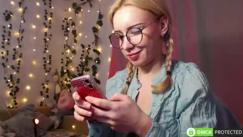 Mia online show from 12, 3, 2026