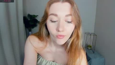 Snapshot of laviniahoutz chatting on 4, 7, 2026 Jane online show from 4, 7, 2026