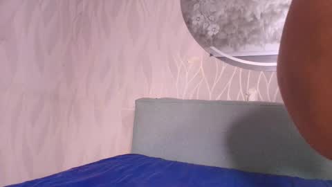 Lay Madison  online show from 10, 11, 2025