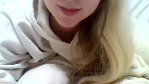 layannalea online show from 12, 12, 2024