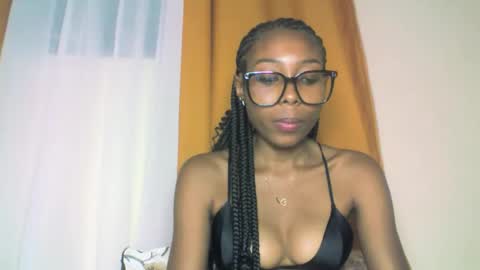 layannek online show from 22, 10, 2025