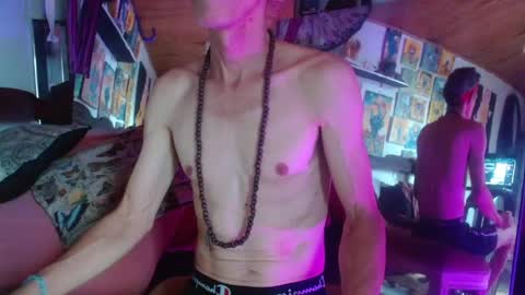 Laye19 online show from 6, 1, 2025