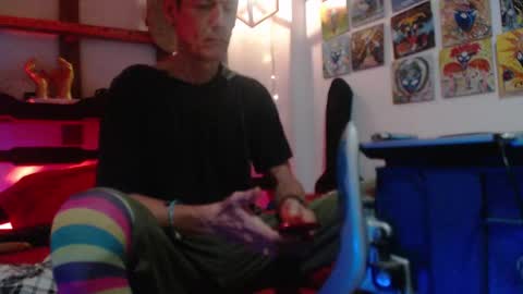 Laye19 online show from 12, 2, 2025