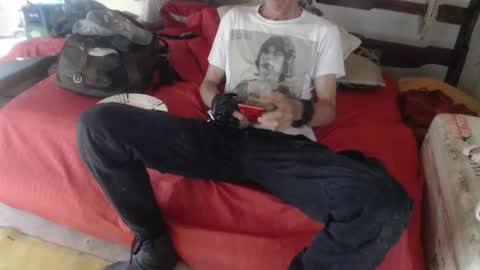 Laye19 online show from 4, 3, 2025