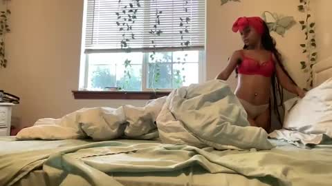 Snapshot of layla216903 chatting on 29, 9, 2025 layla online show from 29, 9, 2025