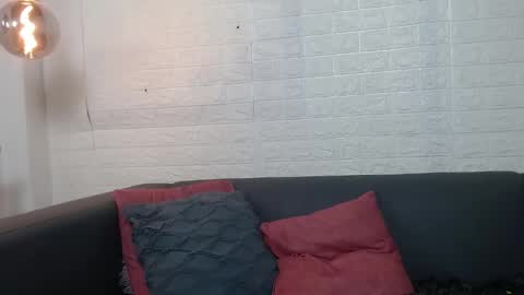 Layla online show from 17, 2, 2025