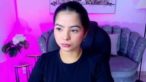 Layla Breezee online show from 10, 5, 2026