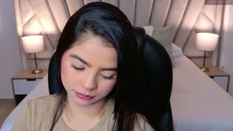 Snapshot of layla_breezee_ chatting on 19, 7, 2026 Layla Breezee online show from 19, 7, 2026