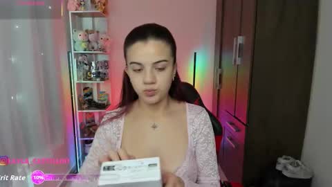 Snapshot of layla_castilloo chatting on 11, 11, 2025 Layla online show from 11, 11, 2025