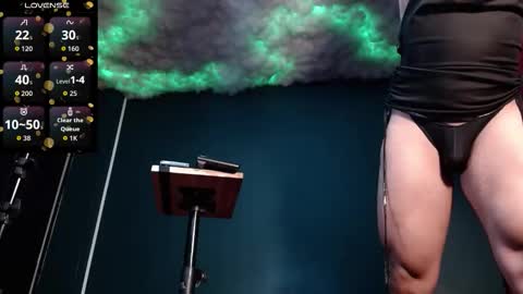 Layla   help me with your thumbs up its important  online show from 14, 11, 2025