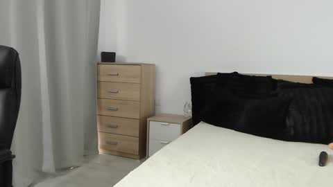 Layla online show from 22, 1, 2025