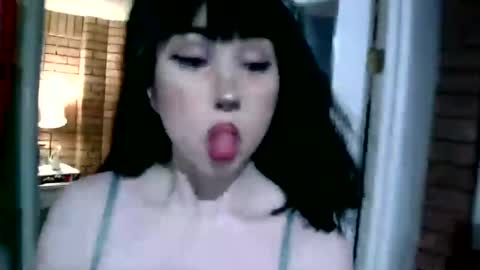 Snapshot of laylakills chatting on 4, 2, 2025 Layla Kills online show from 4, 2, 2025