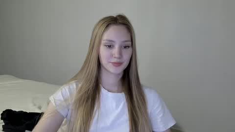 Snapshot of laylapretty001 chatting on 6, 12, 2024 LaylaPretty001 online show from 6, 12, 2024