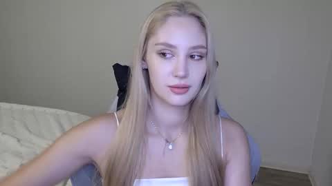 Snapshot of laylapretty001 chatting on 17, 12, 2025 LaylaPretty001 online show from 17, 12, 2025