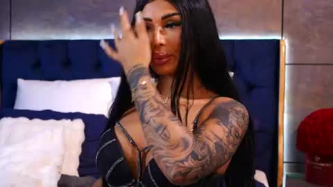 Layla online show from 13, 6, 2026