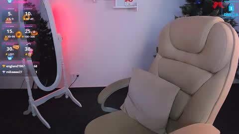 layriantavee online show from 12, 1, 2025