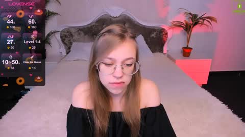 layriantavee online show from 15, 1, 2025