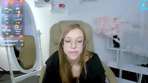 layriantavee online show from 3, 2, 2025