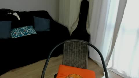 Alex online show from 6, 4, 2026