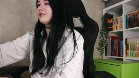 Snapshot of lazynut chatting on 11, 4, 2026 Lisa online show from 11, 4, 2026