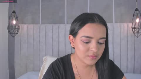 Snapshot of lea_gray chatting on 25, 1, 2025 online show from 25, 1, 2025