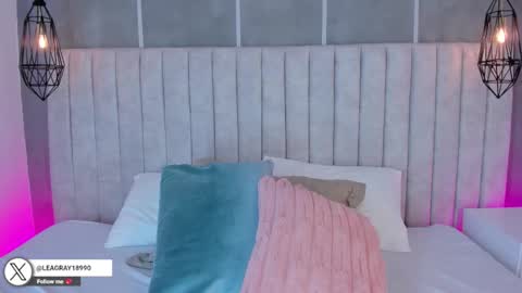 Snapshot of lea_gray chatting on 18, 11, 2025 online show from 18, 11, 2025