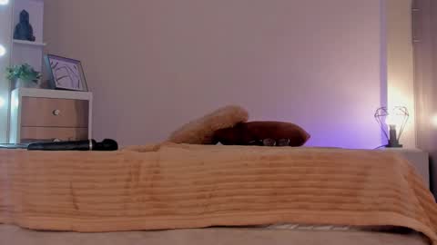 leahaltomm online show from 9, 3, 2025