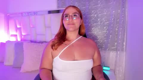 Snapshot of leahbarker chatting on 11, 5, 2026 Leah online show from 11, 5, 2026