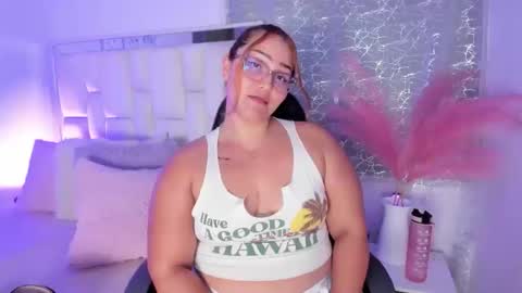 Snapshot of leahbarker chatting on 30, 5, 2026 Leah online show from 30, 5, 2026
