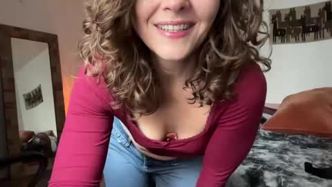 Leah Sparkles online show from 8, 11, 2025