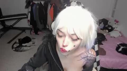  Amelia Black  OF AMELIABLACK666 I lost all my thumbs up help me to get 80 online show from 9, 7, 2026