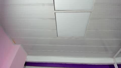 leamoreau__ online show from 12, 10, 2025