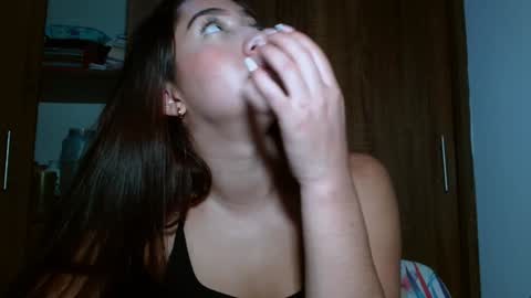 Snapshot of leanaalhub chatting on 28, 1, 2025 leanaalhub online show from 28, 1, 2025