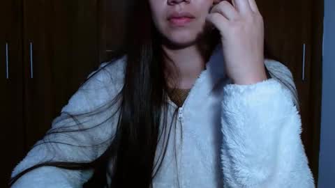 Snapshot of leanaalhub chatting on 5, 3, 2025 leanaalhub online show from 5, 3, 2025