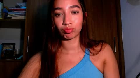 Snapshot of leanaalhub chatting on 18, 12, 2025 leanaalhub online show from 18, 12, 2025