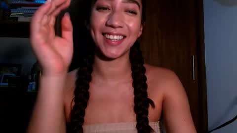 Snapshot of leanaalhub chatting on 19, 12, 2025 leanaalhub online show from 19, 12, 2025