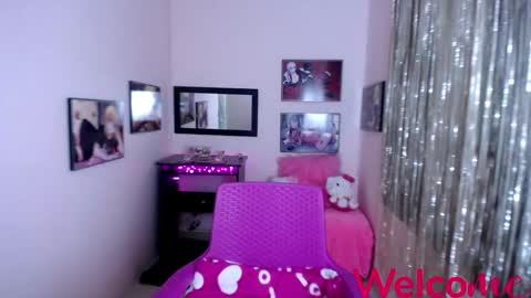 Leandra online show from 6, 3, 2025