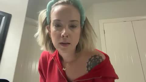 leanneluxecouple online show from 18, 11, 2025